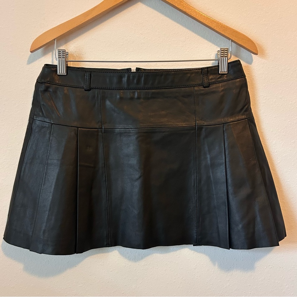 NEW! Walker Baker Women’s 4 Black Leather Lamb Pleated Izzie Mini Skirt